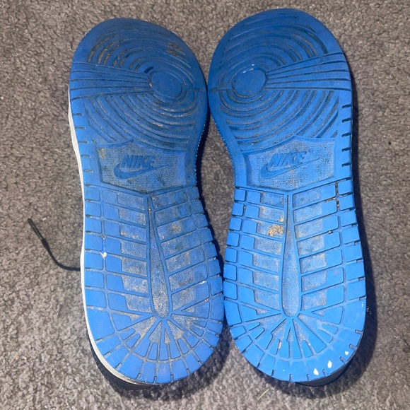 Nike Jordan hi top youth sneakers - Picture 9 of 9